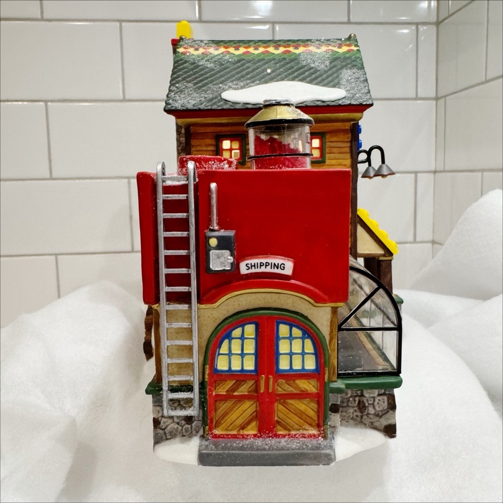 ❤️🎄❤️ Dept 56 | “LEGO Building Creation Station”| North Pole Series ❤️🎄❤️ - Picture 5 of 15